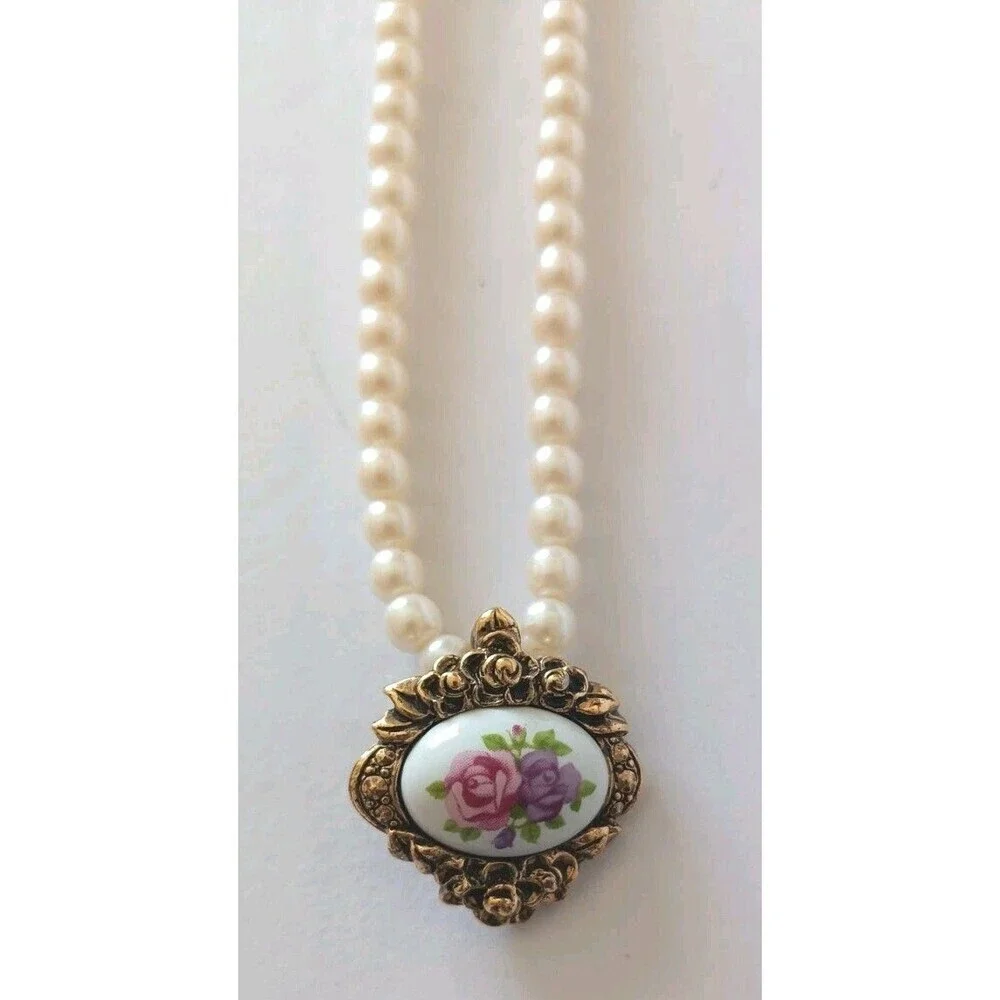 Vintage Estate Avon Faux Pearl Strand Necklace With Floral Pendant